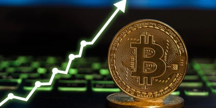 Bitcoin podría alcanzar los 131.000 dólares: Un analista anticipa un espectacular rally tras el nuevo máximo histórico.