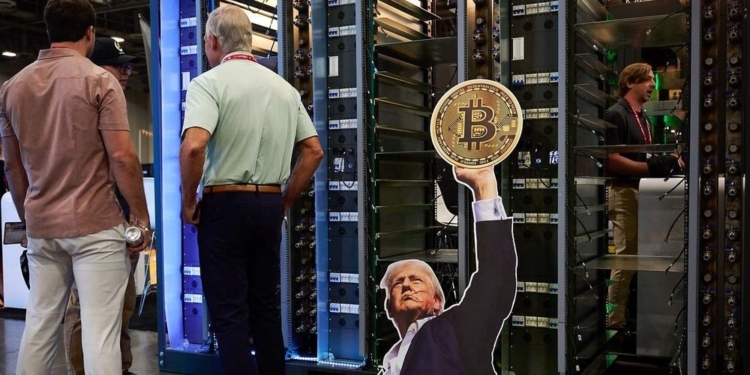 Una empresa imita la estrategia de inversión en Bitcoin de Trump: descubre su innovador enfoque híbrido entre Strategy y ETFs de criptomonedas.