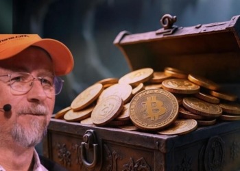 Adam Back revela el lanzamiento de Bitcoin Standard en la bolsa con una reserva impactante de 30.000 BTC.