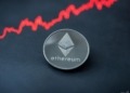 Ethereum alcanza los 3.000 dólares impulsado por un oleada de compras institucionales