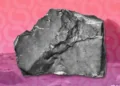 El asombroso meteorito marciano que podría alcanzarse por 4 millones de dólares en Bitcoin saldrá a subasta en Sotheby's