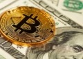 ¿Está a punto de ocurrir un cambio monumental? Bitcoin podría desplazar al dólar según un nuevo informe.