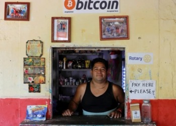 El Salvador sorprende al mover sus reservas de bitcoin a nuevas direcciones