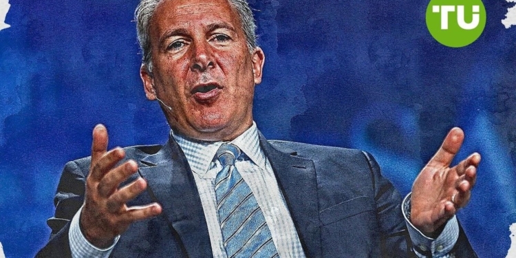 Peter Schiff pone en duda la tardanza del Bitcoin mientras el oro alcanza nuevos máximos históricos.
