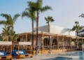 Solana inaugura en Marbella su primer club 'pool' del mundo: una experiencia de lujo con cócteles y alta cocina junto al mar.