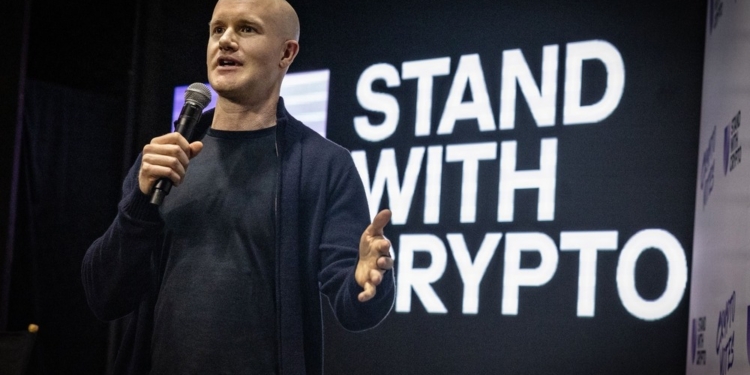 Bitcoin podría alcanzar los 1 millón de dólares en 2030, según el CEO de Coinbase