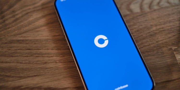 Coinbase refuerza su cartera con una nueva compra de Bitcoin y anuncia planes para acciones tokenizadas en EE.UU. 1 Coinbase refuerza su cartera con una nueva compra de Bitcoin y anuncia planes para acciones tokenizadas en EE.UU.