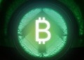 La sorprendente caída de Bitcoin por debajo de los $113,000 mientras una ballena de Bitfinex adquiere 300 BTC al día.