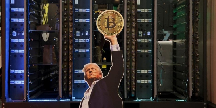 Trump toma las riendas del universo cripto: ¿un nuevo rey en el país de las monedas digitales?
