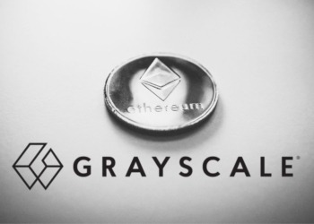 Grayscale sorprende al lanzar staking en sus ETF de Ethereum y Solana en Estados Unidos