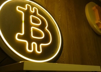 BlackRock lanza un ETF en Bitcoin que rompe récords: cerca de US$100.000 millones en gestión.