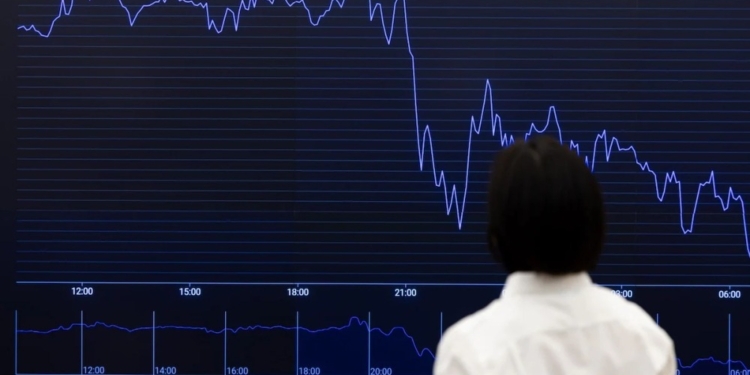 Turbulencias geopolíticas: el cripto mercado se hunde y el bitcoin pierde más del 12%
