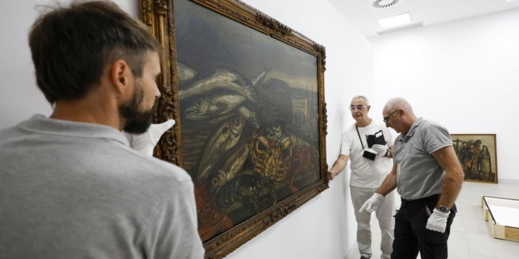 Descubre el fascinante montaje de la exposición Carpe y los maestros Solana y Vázquez Díaz en Murcia