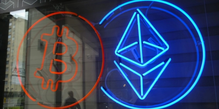 Caída de Bitcoin y Ether: ¿Qué está detrás de la debacle y qué nos depara el futuro? Expertos analizan la situación.