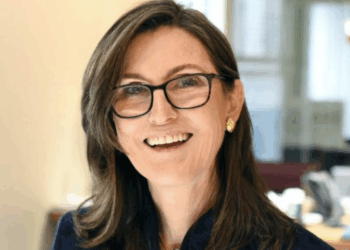 Cathie Wood de Ark Invest Revise a la Baja Su Predicción para Bitcoin Ante el Crecimiento de las Stablecoins 4 Cathie Wood de Ark Invest Revise a la Baja Su Predicción para Bitcoin Ante el Crecimiento de las Stablecoins