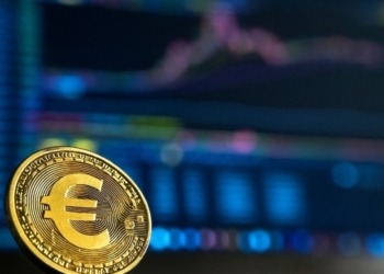 El Bitcoin podría desvanecerse por debajo de los 100.000 dólares: ¿Qué lo amenaza? 3 El Bitcoin podría desvanecerse por debajo de los 100.000 dólares: ¿Qué lo amenaza?