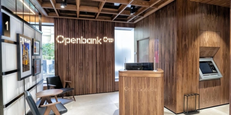Openbank da el salto a las criptomonedas: compra y guarda bitcoin desde tu móvil sin complicaciones.