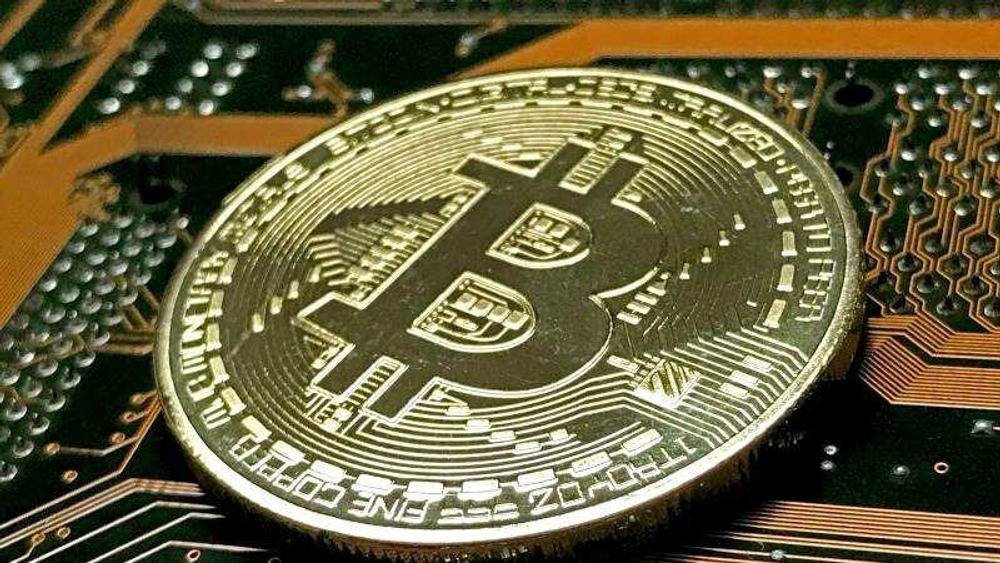 El desplome de Bitcoin: ¿qué es lo que provoca la caída por debajo de los 93.000 dólares en medio de la corrección de la IA? 1 El desplome de Bitcoin: ¿qué es lo que provoca la caída por debajo de los 93.000 dólares en medio de la corrección de la IA?