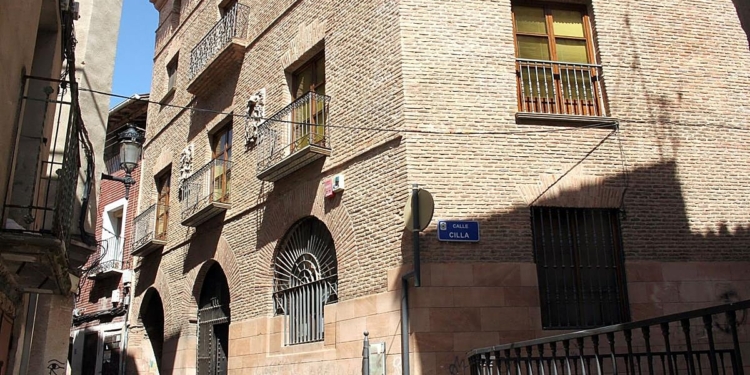 Descubre los secretos de la arqueología no invasiva con Solana Muñoz en Arnedo.