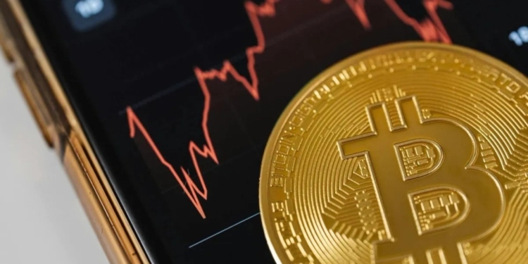 Bitcoin en caída libre: ¿estamos ante el mes más oscuro desde 2022? Descubre las causas del desplome.