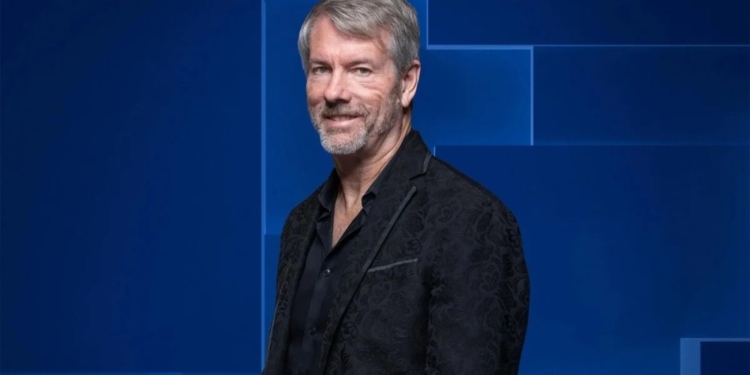 La caída del Bitcoin pone en jaque a Michael Saylor, el rey de los inversores optimistas