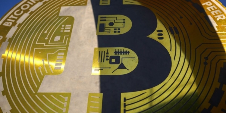 Los operadores de bitcoin alcanzan un rayo de esperanza ante el posible fin de la presión vendedora