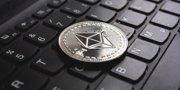 Ethereum se atreve a salir de la sombra de Bitcoin y busca convertirse en la nueva reina de las criptomonedas