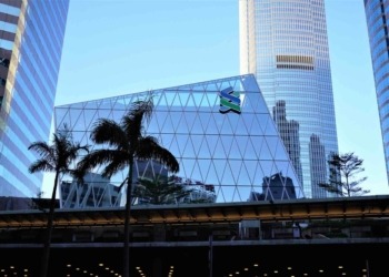 ¿Bitcoin alcanza los $100.000 en 2025? Standard Chartered ajusta sus predicciones y genera expectativas.