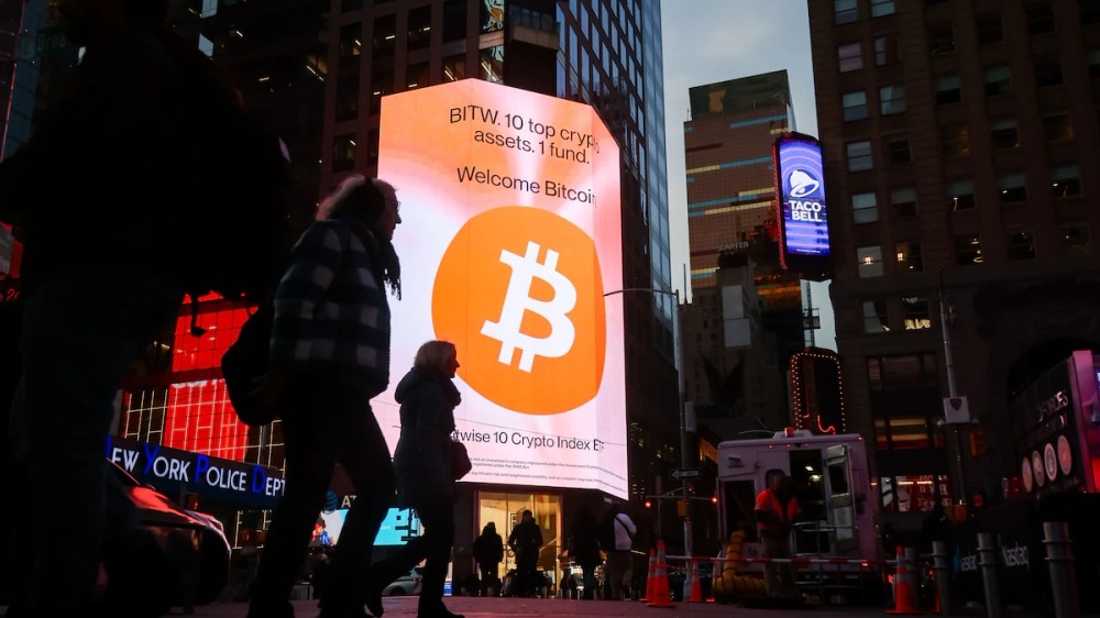 El inesperado éxodo de bitcoin sacude el mercado cripto mientras inversores históricos se deshacen de sus activos.