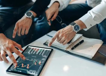 Solana y XRP: ¿Las altcoins que revolucionarán el mercado en 2025?