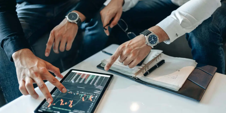 Solana y XRP: ¿Las altcoins que revolucionarán el mercado en 2025?