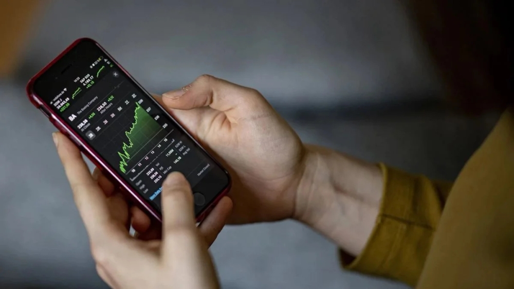 Inversores retiran más de 1.000 millones de dólares y frenan el repunte de Bitcoin y Ether en 2026