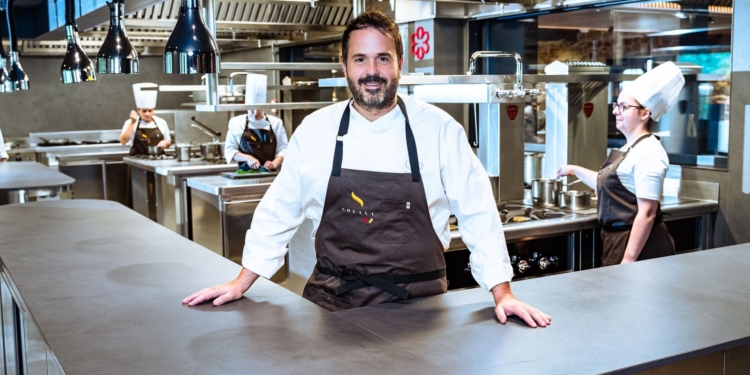 El asombroso viaje de Nacho Solana: Un chef con dos estrellas Michelin que nació en una cocina de azulejos y pequeñas reservas. 1 El asombroso viaje de Nacho Solana: Un chef con dos estrellas Michelin que nació en una cocina de azulejos y pequeñas reservas.