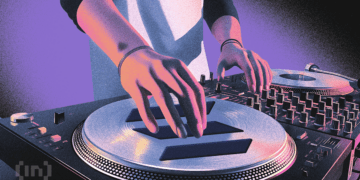 El CEO de Solana desafía la propuesta de Ethereum y promete innovaciones constantes en su plataforma.