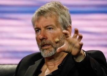 Strategy da un golpe en la mesa con una compra masiva y acumula más de 700.000 bitcoins