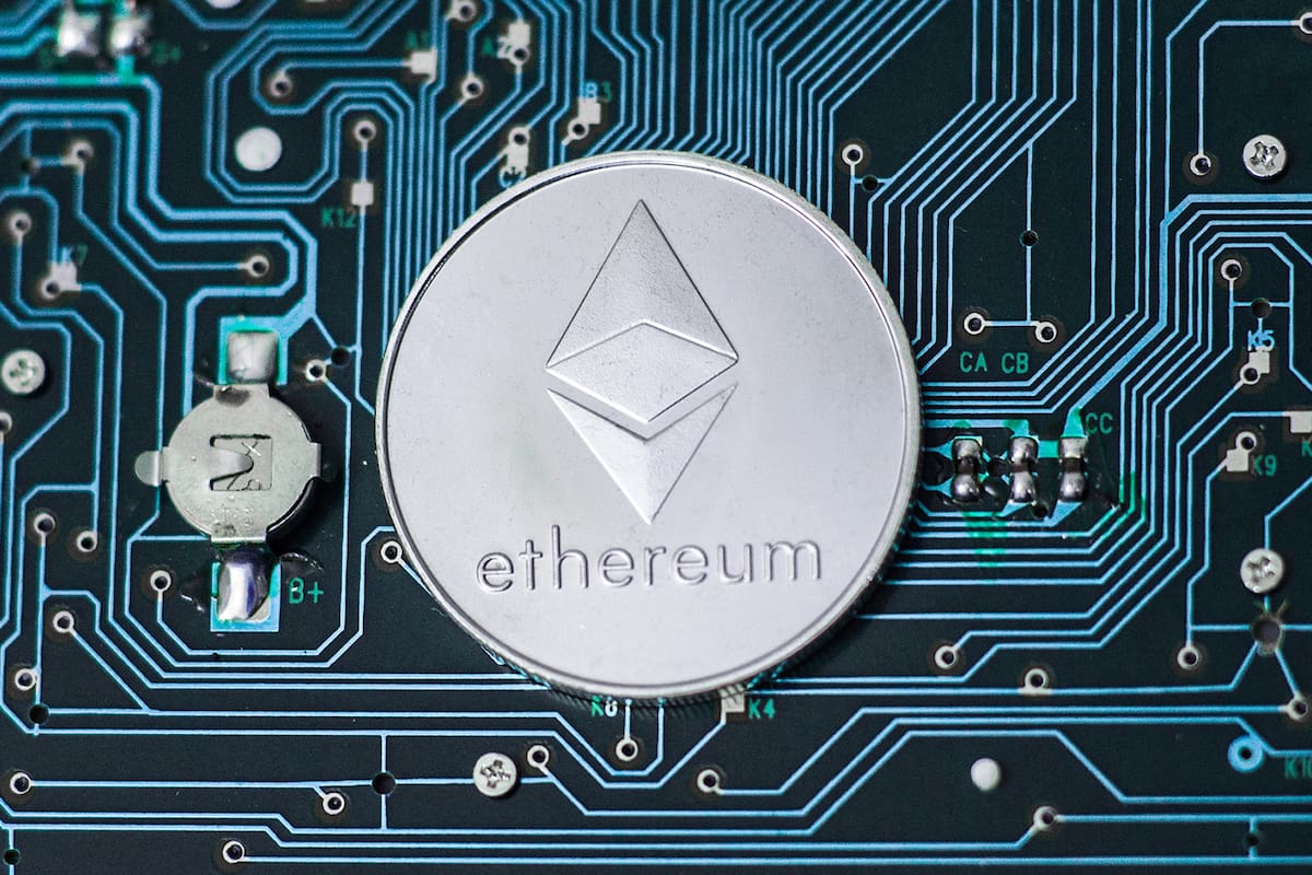 Ethereum en el punto de mira: ¿cómo se mueve su cotización al 2 de febrero?