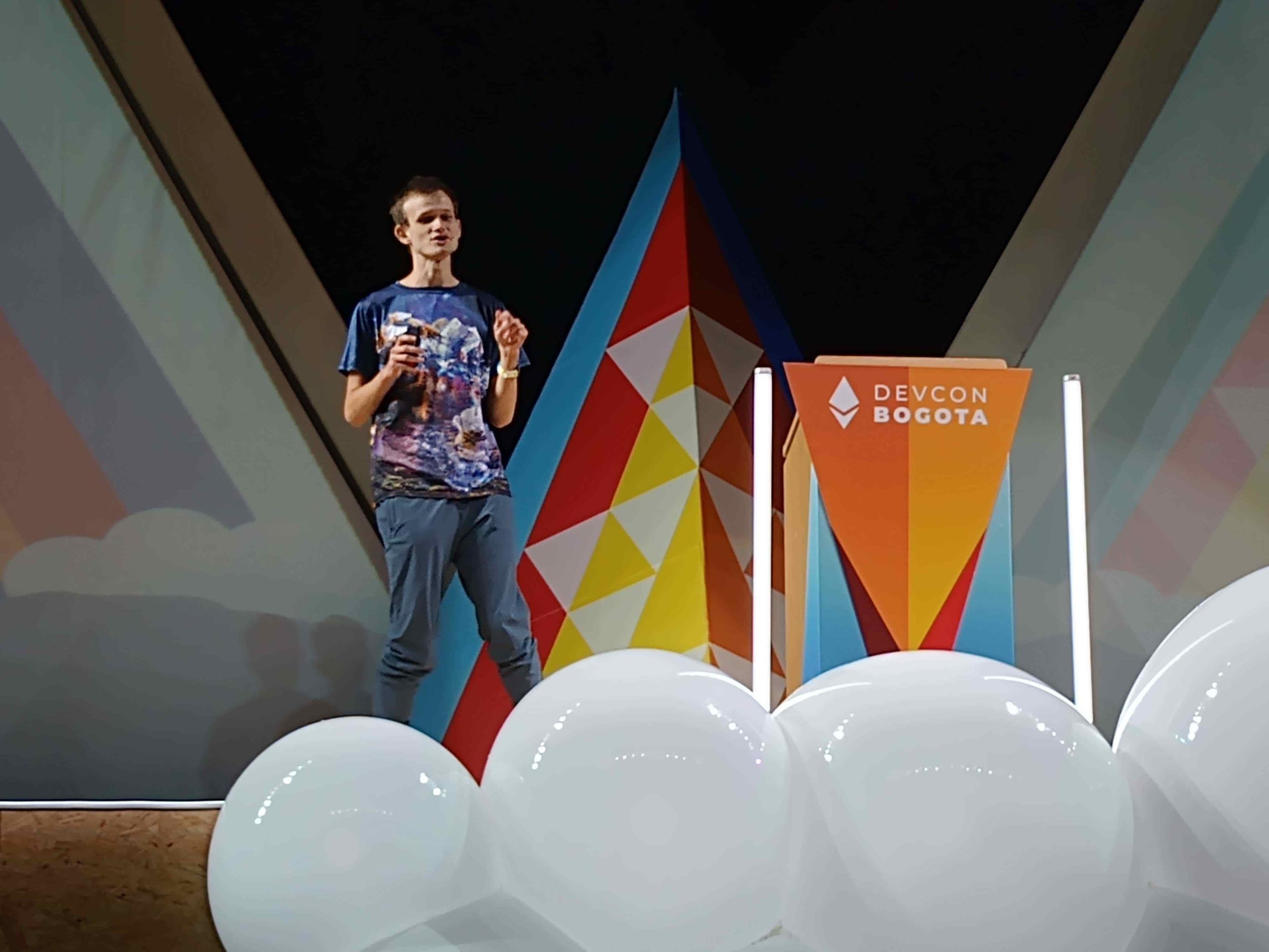 ¿Las redes de capa 2 están ayudando realmente a escalar Ethereum? Vitalik Buterin plantea la duda.