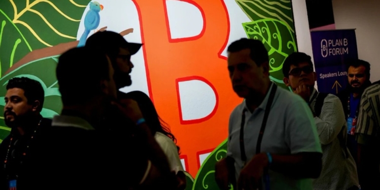 Los analistas pronostican una caída del bitcoin por debajo de los 65.000 dólares: ¿Qué nos dicen los mercados de predicción?