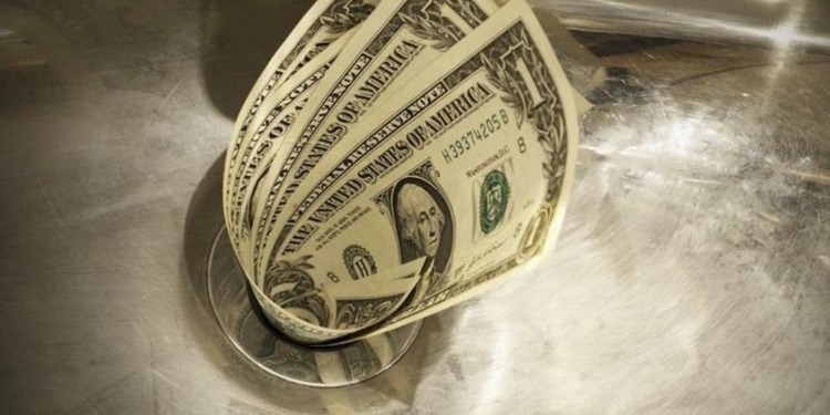 Un singular operador de Bitcoin sufre una pérdida de $61 millones en HTX mientras el valor se desploma un 4%