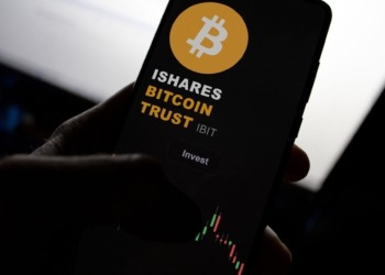 Éxodo de 85.000 BTC de los ETF en cuatro meses: ¿por qué los inversores huyen hacia el oro?