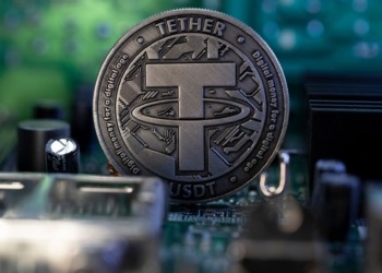 Sangría millonaria en Tether sacude mercados: ¿ha tocado Bitcoin fondo?