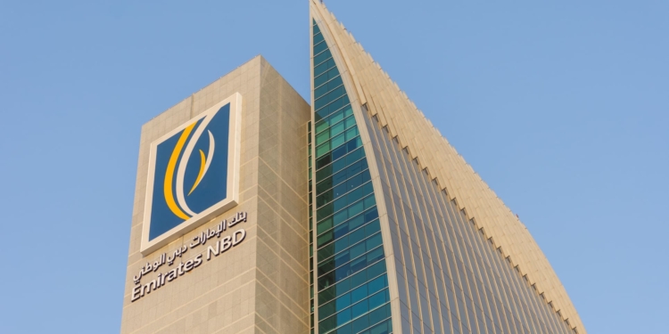 El banco más influyente de Emiratos apunta a Bitcoin como oro digital y sopesa su primera compra