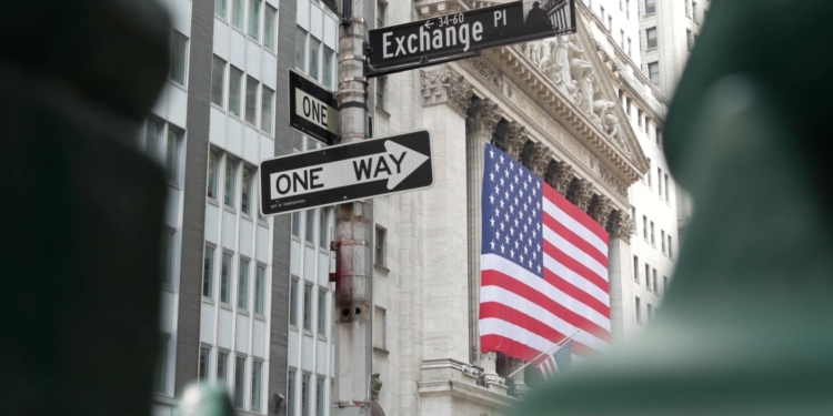 Oleada sobre Bitcoin: ETFs acumulan más de 1.000 millones en 72 horas y sacuden al mercado