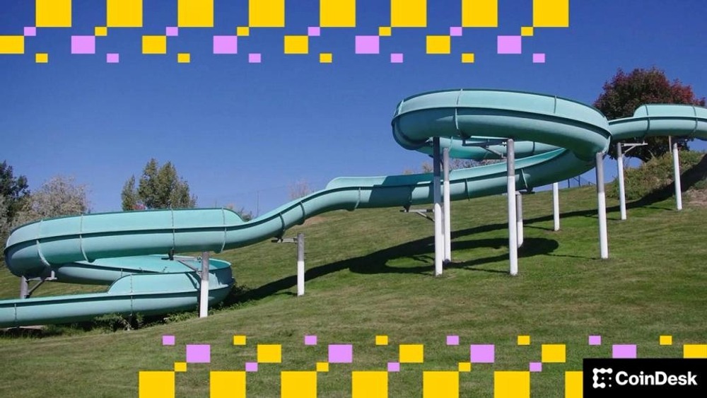 Bitcoin sufre una caída a $65,000: ¿Qué ocurre con Solana, XRP y Dogecoin que también se desploman un 6%? 1 Bitcoin sufre una caída a $65,000: ¿Qué ocurre con Solana, XRP y Dogecoin que también se desploman un 6%?