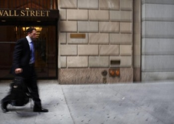 Las instituciones vuelven a mirar hacia las criptomonedas a pesar de la caída del 25% en Bitcoin.