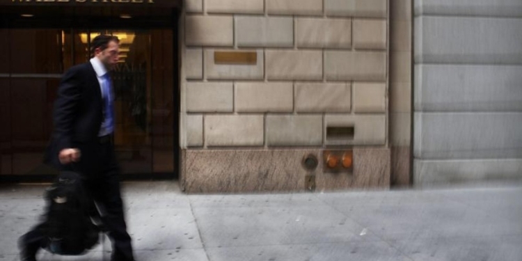 Las instituciones vuelven a mirar hacia las criptomonedas a pesar de la caída del 25% en Bitcoin. 2 Las instituciones vuelven a mirar hacia las criptomonedas a pesar de la caída del 25% en Bitcoin.