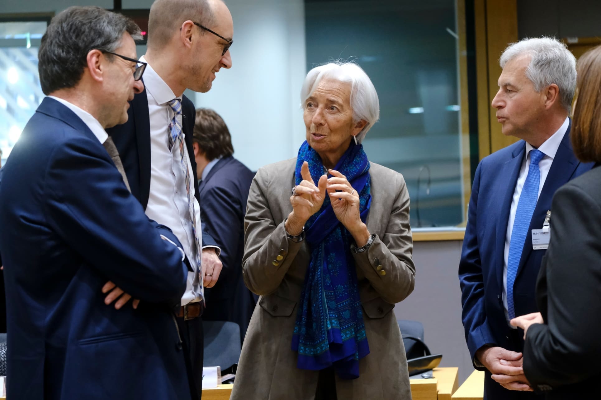 BCE bajo lupa: ¿cómo justificó Lagarde los casi 600.000 euros que cobró el año pasado? 1 BCE bajo lupa: ¿cómo justificó Lagarde los casi 600.000 euros que cobró el año pasado?