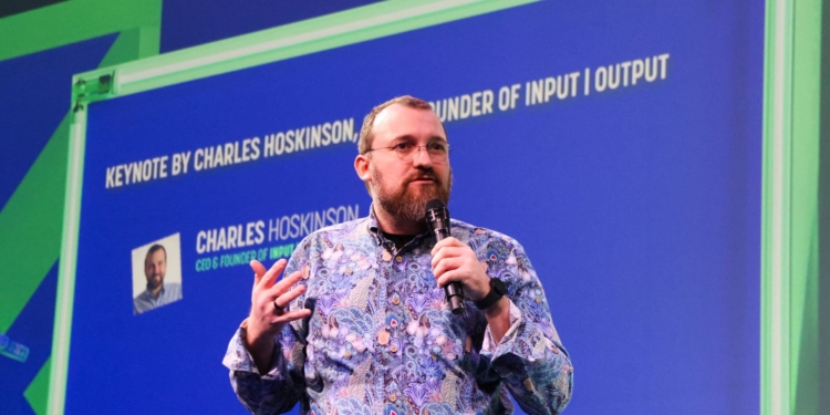 Polémica cripto: fundador de Cardano atiza al CEO de Ripple por apoyar una ley que considera sin valor
