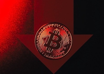 Bitcoin a un paso del abismo: expertos alertan sobre una posible caída del 30% más en el mercado bajista.