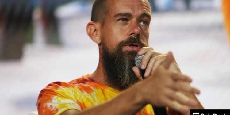 Jack Dorsey, el defensor de Bitcoin, se rinde ante la irresistible atracción de las stablecoins. 1 Jack Dorsey, el defensor de Bitcoin, se rinde ante la irresistible atracción de las stablecoins.